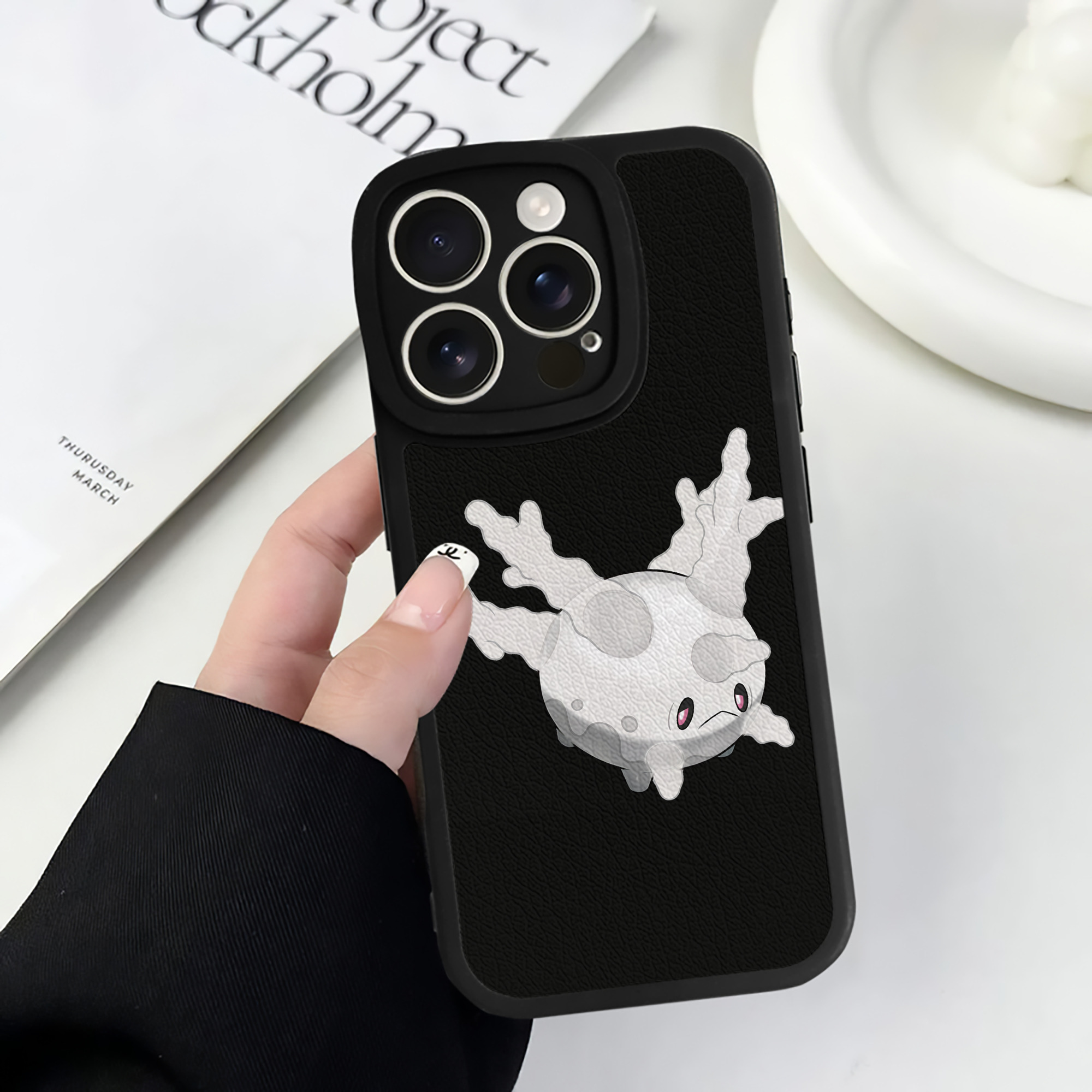 （画像用） ポケットモンスター Pokémon 【iPhone 16シリーズ対応】シリコンスマホケース（レザー調） 材質：シリコン